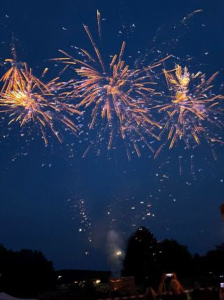 Musikbegleitendes Nahbereichsfeuerwerk 08/26